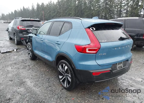 2023 Volvo Xc40 B5 Ultimate Dark Theme z USA, uszkodzony, nr VIN YV4L12UX2P2925906